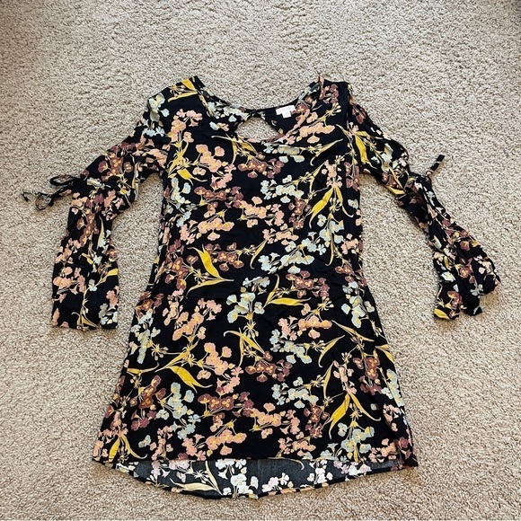 Xhilaration Dresses & Skirts - Xhilaration Dress Womens Medium Black Multicolor Floral Tie Sleeve